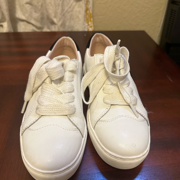 Kate Spade Fez White/Black Big Logo Leather Women Sneakers- SZ 6 B - Picture 5 of 10